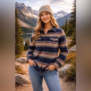 Patagonia Women’s Fjord Flannel Organic Cotton Striped Shirt Navajo Aztec Size 6